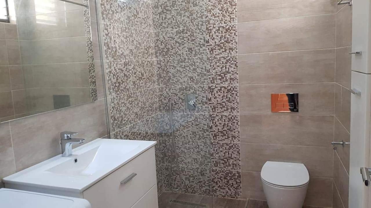 Spacious Apartment Near The Beach Sarandë Exteriör bild